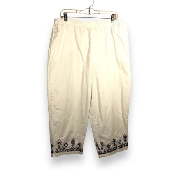 VINTAGE STUDIO WORKS WHITE BLACK EMBROIDERED CAPRI PANTS PULL ON - Picture 1 of 10